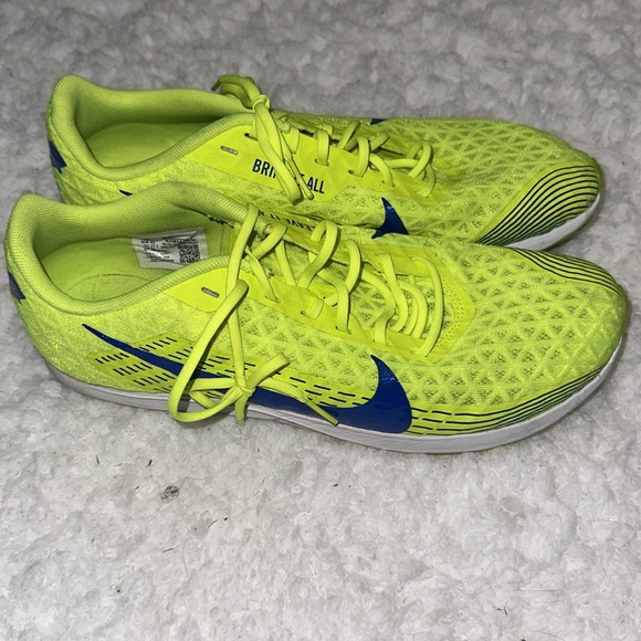 Nike athletic shoes - Picture 4 of 4